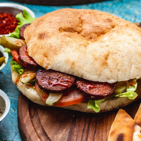 Donuk Sucuklu Kaşar Peynirli Bazlama Tost